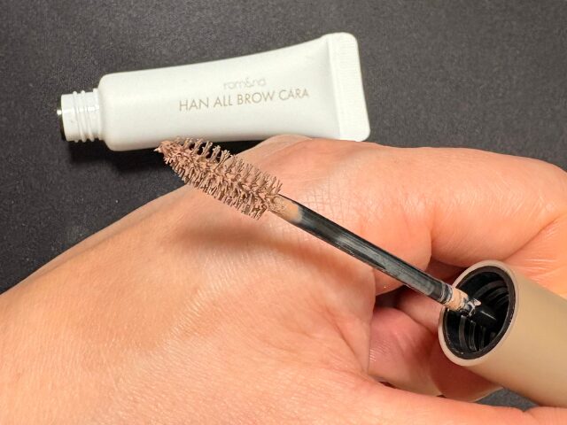 ロムアンド 眉マスカラの人気色を全部比較してみた！私の肌トーン別おすすめカラー公開